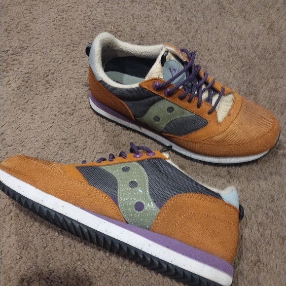 Shoes - Picture 3 of 9